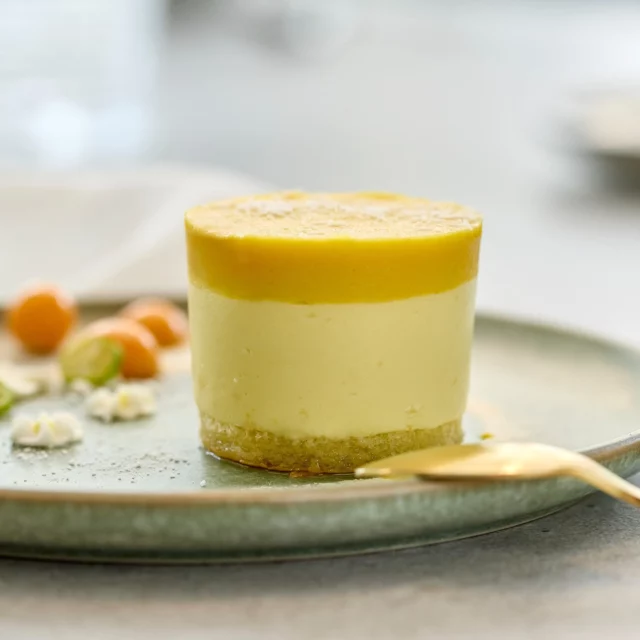 ✨ Tropical bliss, guilt-free!
Our gluten-free genoise sponge is topped with a luscious mango-passion fruit vegan mousse, a layer of mango ganache, and coconut flakes.
Vibrant and plant-based—ready to try? 🥭🥥💛

#GlutenFree #VeganDessert #MangoPassion #PlantBased #TropicalTreat #DairyFree